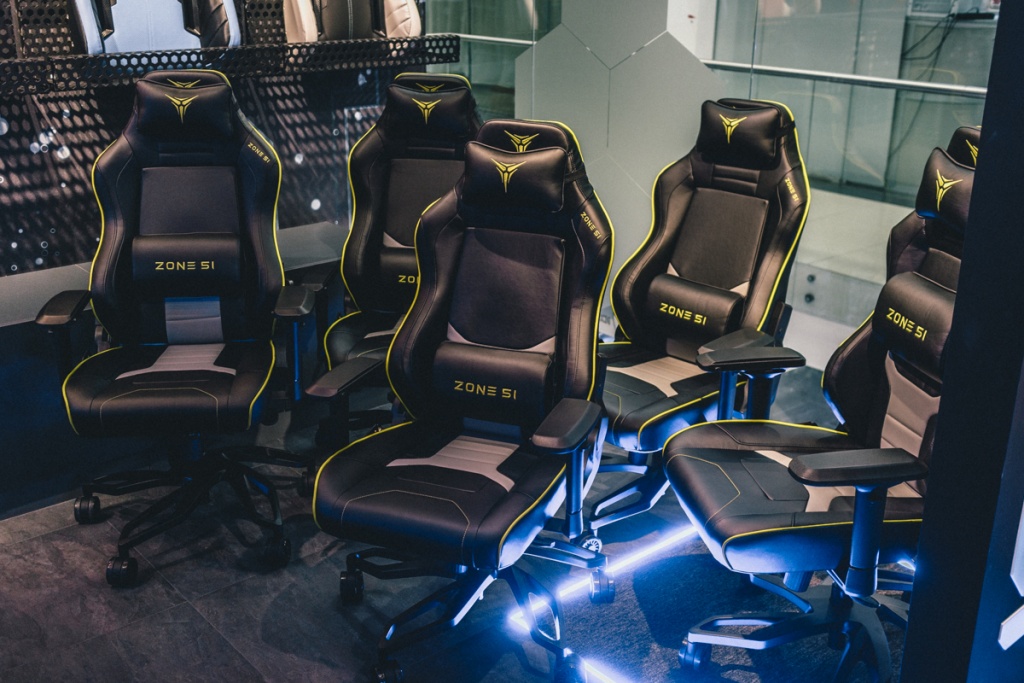 Z51 шоурум low (8).jpg